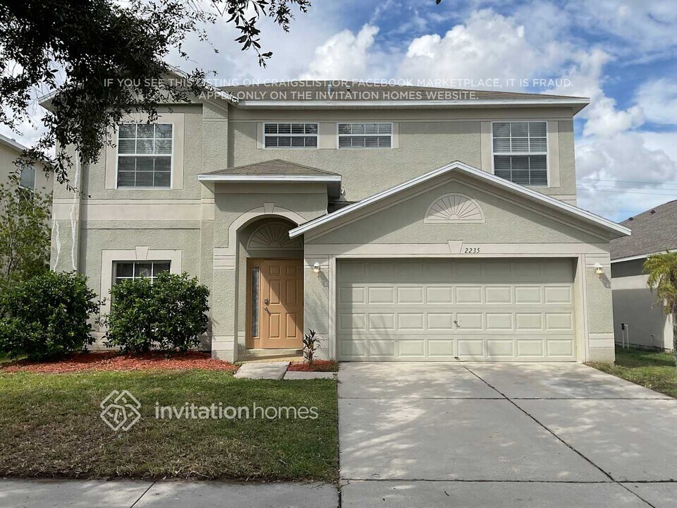 2235 Roanoke Springs Dr in Ruskin, FL - Building Photo