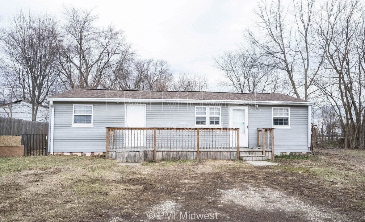 3125 Clover Dr in Plainfield, IN - Foto de edificio