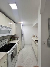 6955 NW 186th St in Hialeah, FL - Building Photo - Building Photo