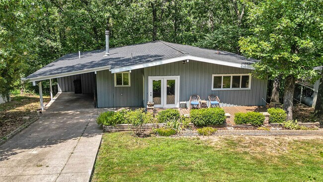 16 Duvall Ln in Bella Vista, AR - Foto de edificio - Building Photo