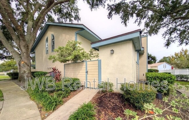 1104 W Defender Ct in Jacksonville, FL - Building Photo - Building Photo