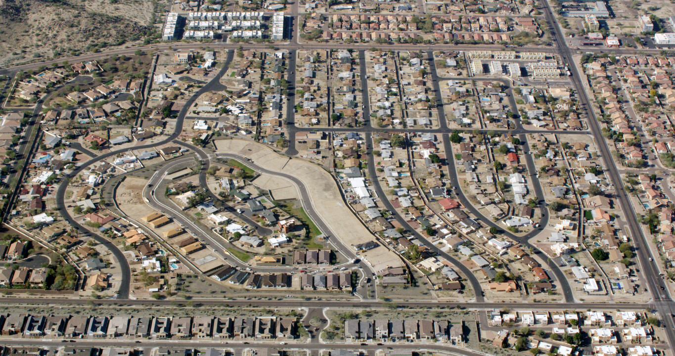 Seasons at Dobbins in Phoenix, AZ - Building Photo