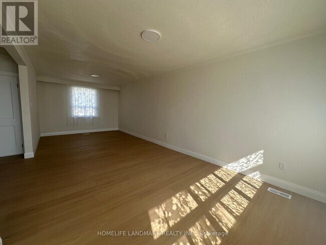 451 Sandmere Pl in Oakville, ON - Building Photo - Building Photo