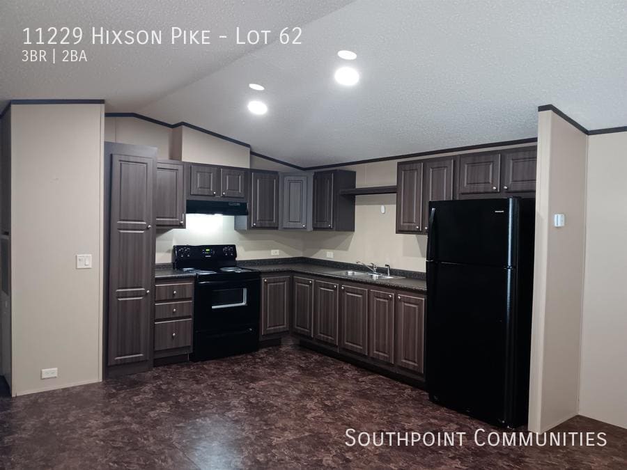 11229 Hixson Pike in Soddy Daisy, TN - Building Photo