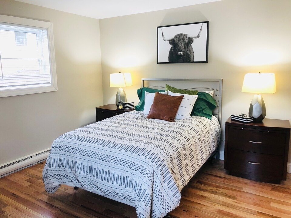 North East Apartment Community in Manchester, NH - Building Photo