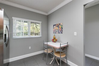 4020 Crystal Lake Dr in Pompano Beach, FL - Foto de edificio - Building Photo