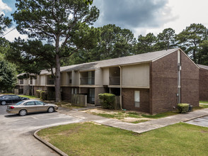 Meadowbrook Apartments in Pine Bluff, AR - Building Photo - Building Photo