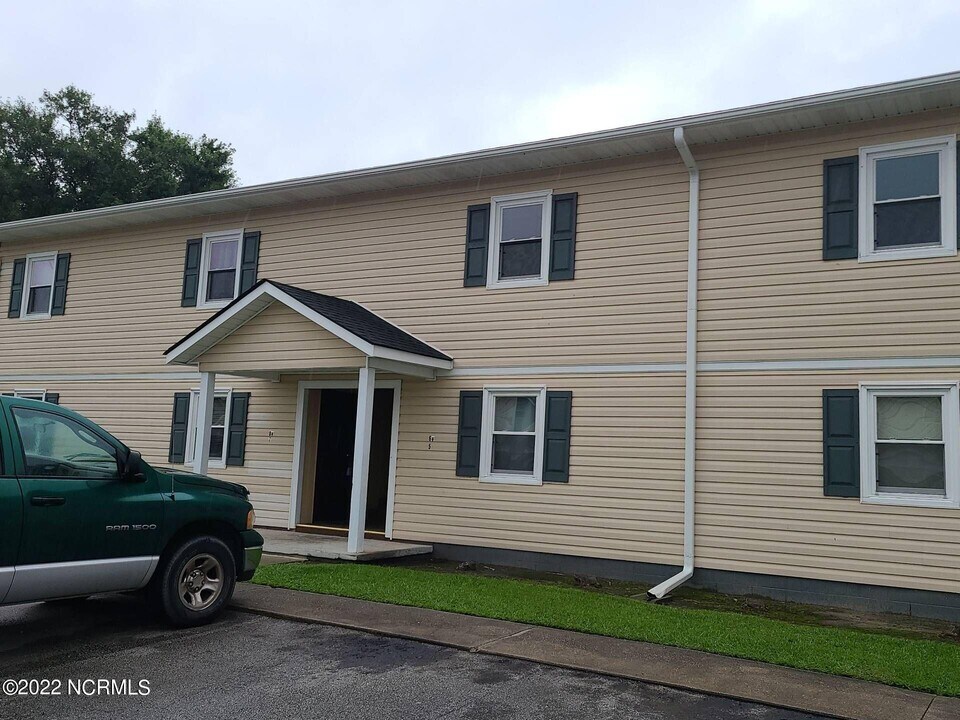 2310 Indian Dr-Unit -7 in Jacksonville, NC - Building Photo