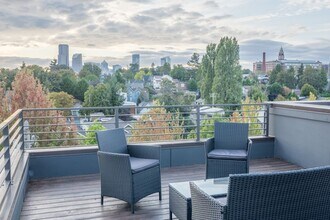 206 22nd Ave in Seattle, WA - Building Photo - Building Photo