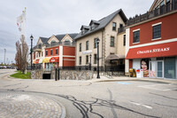 Chapel View in Cranston, RI - Foto de edificio - Building Photo