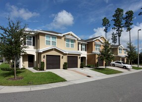 Covington Club in Oviedo, FL - Building Photo