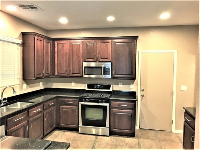 2260 Autumn Fire Ct in Las Vegas, NV - Building Photo - Building Photo