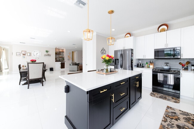 314 NE Surfside Ave in Port St. Lucie, FL - Building Photo - Building Photo
