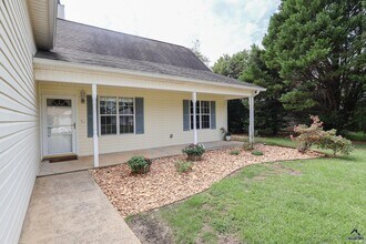 103 Lions Gate in Bonaire, GA - Building Photo - Building Photo