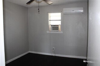 3910 Polly St in Dallas, TX - Building Photo - Building Photo