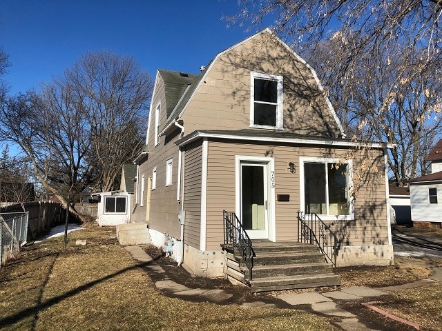 property at 705 10th St NE