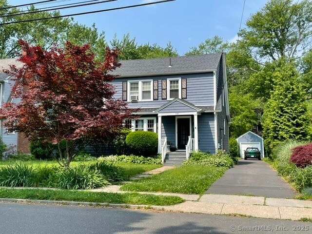181 Auburn Rd in West Hartford, CT - Building Photo