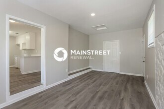 7912 Dalehurst Dr S in Jacksonville, FL - Building Photo - Building Photo
