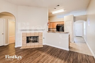 5599 Queens Ring Cove in Memphis, TN - Foto de edificio - Building Photo