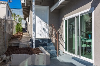 3080 Island Ave in San Diego, CA - Building Photo - Building Photo