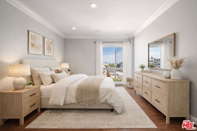 property at 1115 S Elm Dr