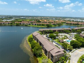 13700 SW 11th St in Pembroke Pines, FL - Building Photo - Building Photo