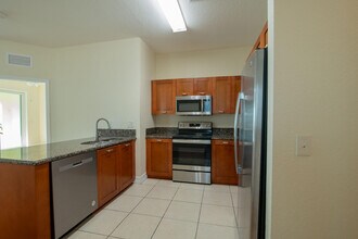 49 SE Sedona Cir in Stuart, FL - Building Photo - Building Photo