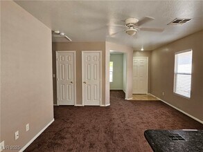 10130 June Flower Dr in Las Vegas, NV - Foto de edificio - Building Photo