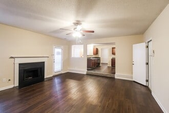 4182 Arabian Way SW in Snellville, GA - Building Photo - Building Photo