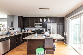 551 George St in Wood Dale, IL - Building Photo - Building Photo