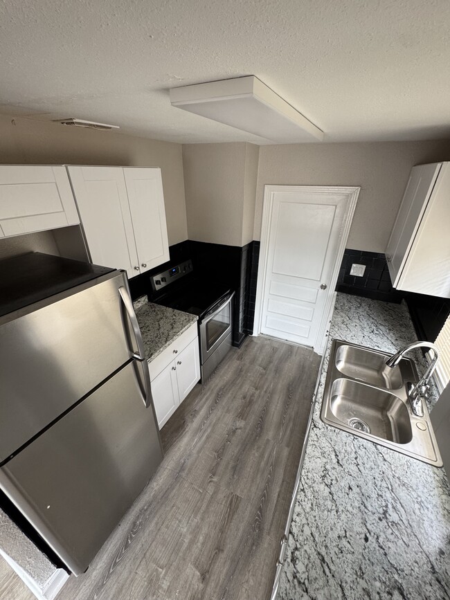 4226 N Sandalwood Cir in Tampa, FL - Building Photo - Building Photo