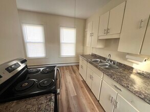 14 Richmond St in Gardner, MA - Building Photo - Building Photo