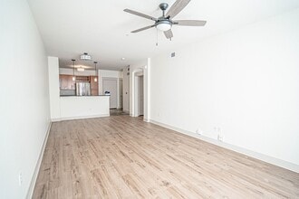 24505 Town Center Dr in Santa Clarita, CA - Building Photo - Building Photo