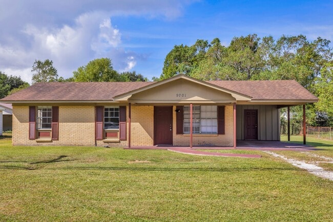 property at 9701 MS-613