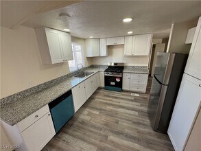 2891 Lassen Ct in Las Vegas, NV - Foto de edificio - Building Photo