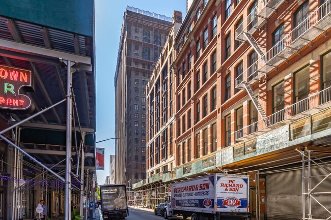 220 Park Ave S in New York, NY - Foto de edificio - Building Photo