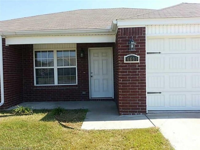 property at 6601 Huntington Ct