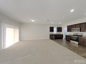 15404 Ivory Gull Ln in Mascotte, FL - Building Photo - Building Photo