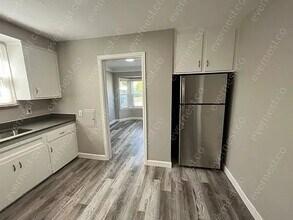 15516 Lincoln Ave in Eastpointe, MI - Foto de edificio - Building Photo