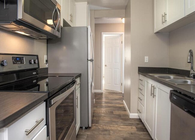 202 Calvert Dr in Cupertino, CA - Building Photo - Building Photo
