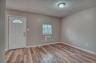 2735 Joyce Ave in Columbus, OH - Building Photo - Building Photo