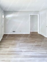 5200 Sterling Ave in Raytown, MO - Building Photo - Building Photo
