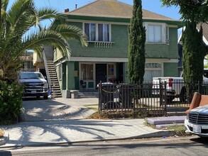 1446 W 28th St in Los Angeles, CA - Foto de edificio - Primary Photo