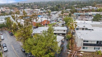 2159 La Canada Crest Dr, Unit 4 in La Cañada Flintridge, CA - Building Photo