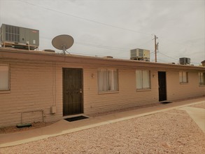 Enchanted Village in Mesa, AZ - Foto de edificio - Building Photo