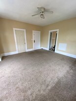 107 Heath St, Unit 107 Heath St., #3 Apartamentos