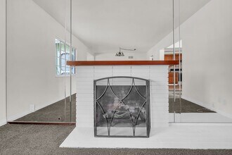 6120 E Walton St in Long Beach, CA - Building Photo - Building Photo