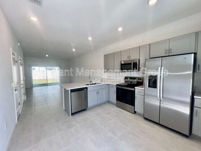3200 Skyline Lp in Kissimmee, FL - Building Photo - Building Photo