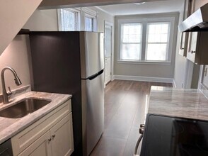 20 Harding St, Unit #1 in Andover, MA - Foto de edificio - Building Photo