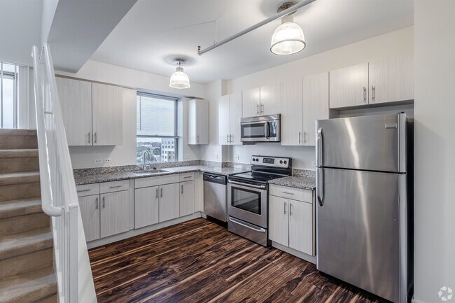 20 Beacon Way in Jersey City, NJ - Building Photo - Building Photo